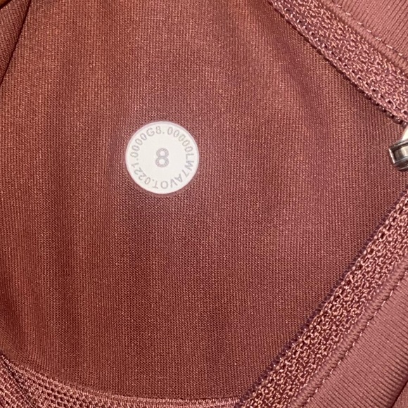 Lululemon Burgundy Camo Short 4” Size 8 - Picture 4 of 5